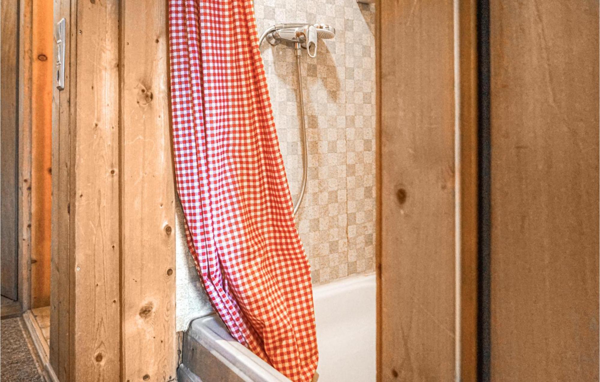 1 Bedroom Cozy Apartment In Hinterburg 外观 照片